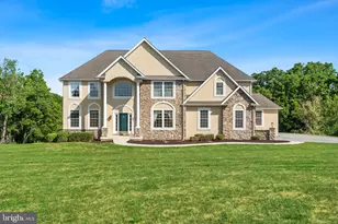 3940 Whitetail Ct, Schnecksville, PA 18078 - Photo 4