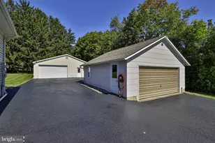 4325 Levans Rd, Orefield, PA 18069 - Photo 4