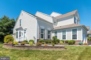 1824 Emerald Dr, Orefield, PA 18069 - Photo 2