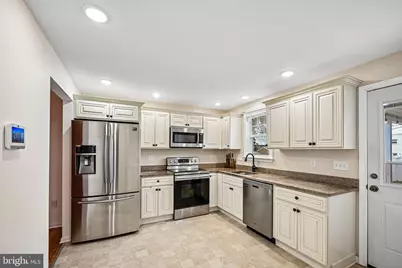 860 N Irving Street, Allentown, PA 18109 - Photo 8