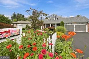 5207 Tilghman St, Coopersburg, PA 18036 - Photo 4
