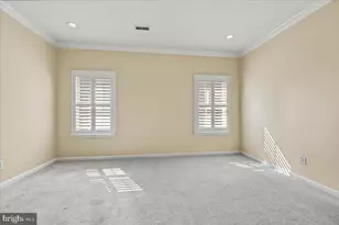 5086 Valley Stream Ln, Macungie, PA 18062 - Photo 6