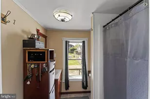 706 S Bergen St, Fountain Hill, PA 18015 - Photo 14