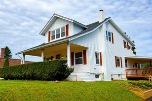 5111 Vera Cruz Rd N, Emmaus, PA 18049 - Photo 1