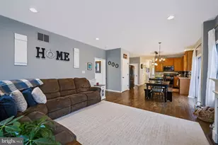 7080 Periwinkle Dr, Macungie, PA 18062 - Photo 8