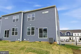 1074 Meadowlark Dr, Fogelsville, PA 18051 - Photo 32