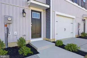 1084 Meadowlark Dr, Fogelsville, PA 18051 - Photo 2
