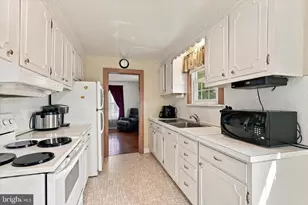 3024 Hillcrest Ave, Allentown, PA 18103 - Photo 12