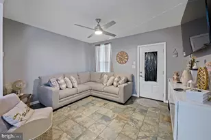 337 N 3rd St, Allentown, PA 18102 - Photo 4