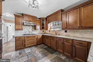 7590 Violet Cir, Macungie, PA 18062 - Photo 16