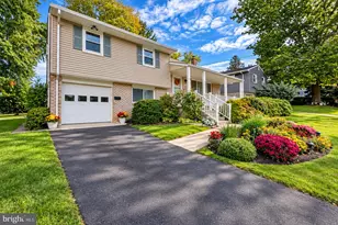 523 Alpine Cir, Emmaus, PA 18049 - Photo 2