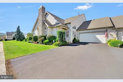 2894 Donegal Drive, Macungie, PA 18062 - Photo 2