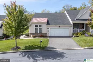 5535 Bayberry Ln, Whitehall, PA 18052 - Photo 2