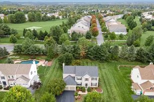 2208 Pembrooke Dr, Macungie, PA 18062 - Photo 2