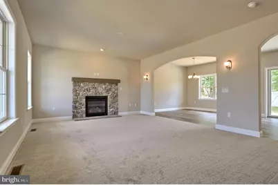 01 Rolling Meadow Rd, Lebanon, PA 17046 - Photo 2