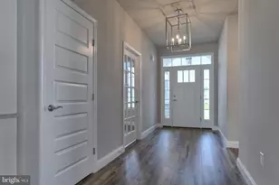 018 Rolling Meadow Rd, Lebanon, PA 17046 - Photo 2