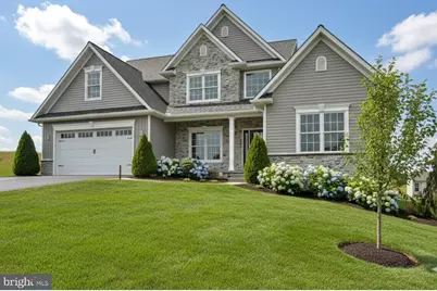 023 Rolling Meadow Rd, Lebanon, PA 17046 - Photo 2