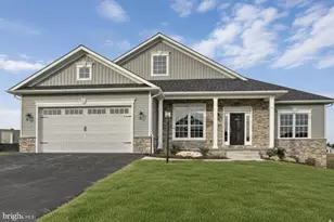 021 Rolling Meadow Rd, Lebanon, PA 17046 - Photo 1