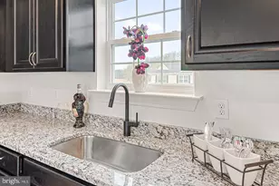 01 Jasmine Dr, Lebanon, PA 17042 - Photo 4