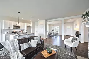 559 Bella May Cir, Lebanon, PA 17046 - Photo 8