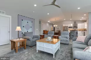 82 S Village Cir, Palmyra, PA 17078 - Photo 14