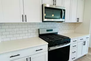 247 Gardenia Ln, Lebanon, PA 17042 - Photo 2