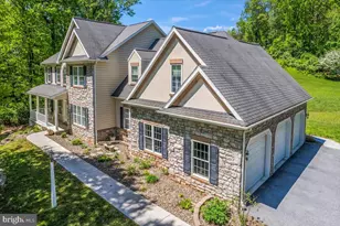 304 Iron Valley Dr, Lebanon, PA 17042 - Photo 1