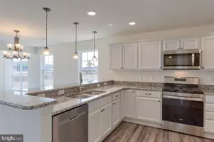 234 Gardenia Ln, Lebanon, PA 17042 - Photo 6