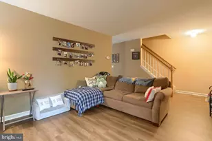 2017 Acorn Dr, Lebanon, PA 17042 - Photo 2