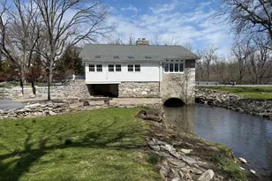 535 S Mill St, Lebanon, PA 17042 - Photo 2