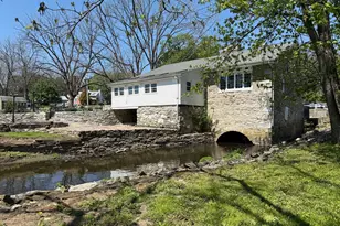 535 S Mill St, Lebanon, PA 17042 - Photo 1