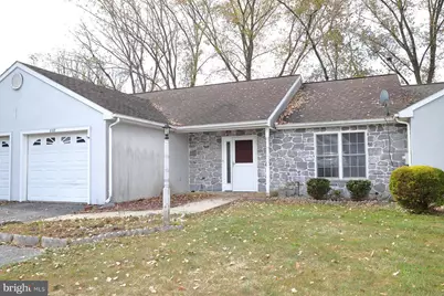 597 Blueberry Lane, Lebanon, PA 17046 - Photo 2