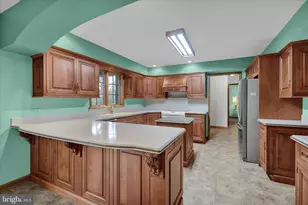 1815 Larch Cir, Lebanon, PA 17042 - Photo 10