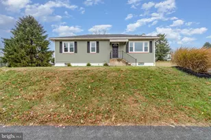 1019 Laurel St, Lebanon, PA 17046 - Photo 2