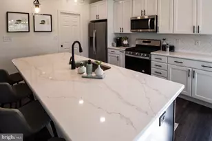 267 Gardenia Ln, Lebanon, PA 17042 - Photo 4