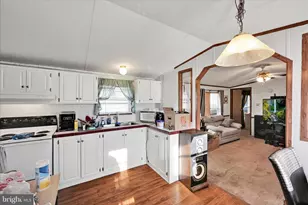 472 S Lancaster St, Lebanon, PA 17046 - Photo 10