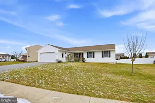 13 Overlook Ln, Newmanstown, PA 17073 - Photo 4