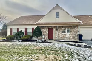 155 Hearthstone Ln, Lebanon, PA 17042 - Photo 1