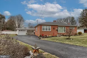 1275 Marion Dr, Lebanon, PA 17042 - Photo 2