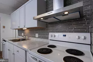 521 W Main St, Palmyra, PA 17078 - Photo 10