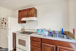 746 Maple St, Lebanon, PA 17046 - Photo 4