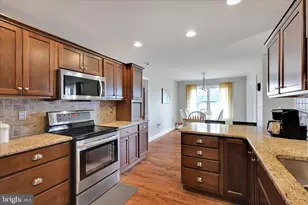 413 Sunrise Dr, Fredericksburg, PA 17026 - Photo 12