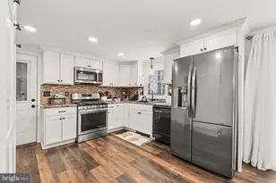 2141 Cloverfield Dr, Lebanon, PA 17046 - Photo 6