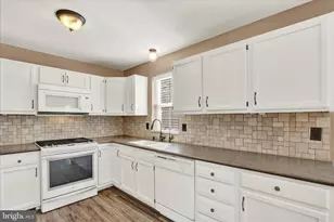 2030 Greystone Dr, Lebanon, PA 17042 - Photo 14