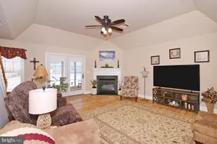 1005 Great Hall Dr, Lebanon, PA 17042 - Photo 16