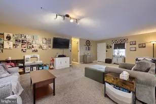 32 Village Dr, Newmanstown, PA 17073 - Photo 10