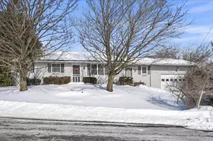 512 School Dr, Fredericksburg, PA 17026 - Photo 1