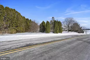 512 School Dr, Fredericksburg, PA 17026 - Photo 4