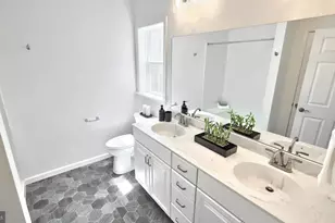 609 Lilliana Dr, Lebanon, PA 17046 - Photo 2
