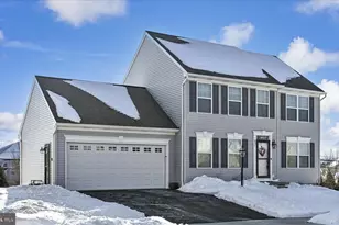 631 Fieldstone Dr, Annville, PA 17003 - Photo 2